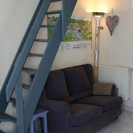 Charmante Maison De A Avec Climatisation Et Parking - Fr-1-584-60 *